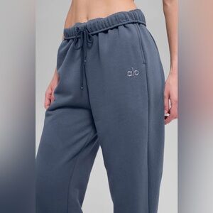 💙ALO💙BLUESTONE Accolade Sweatpants